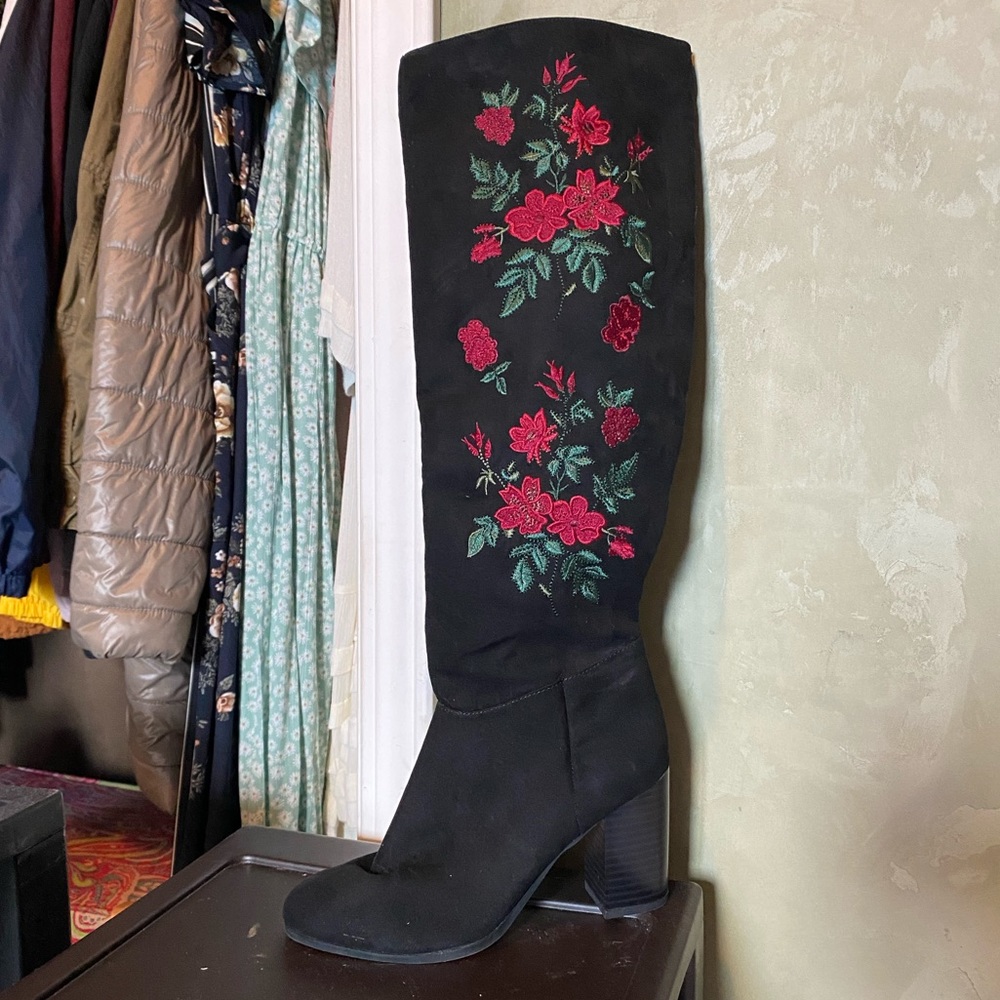 Libby Edelman Floral Embroidered Boots